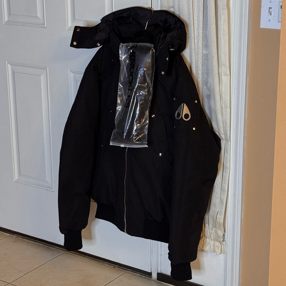 Black moose knuckles jacket - Picture 3 of 5